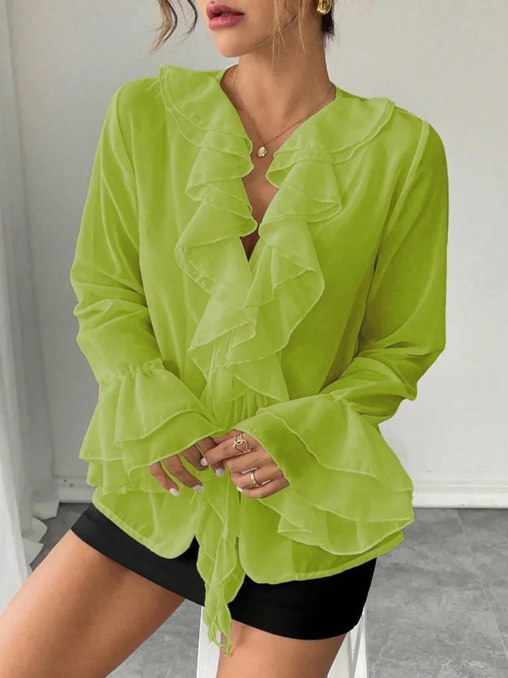 Green Casual Women's Chiffon Lantern Sleeve V-Neck Tie Front Loose Blouse - Picture 4 of 6